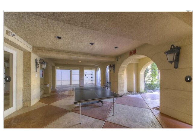 Building Photo - 260 E Flamingo Rd