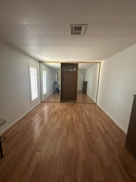 Building Photo - 128 Oxbow Marina Dr