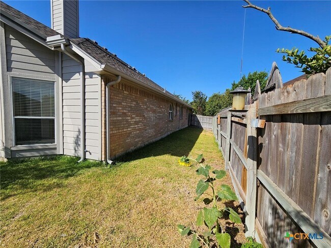 Building Photo - 2253 N Ranch Estates Blvd