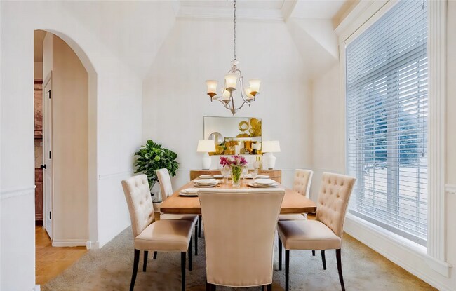 Building Photo - 5 Bed 3 Bath Broken Arrow