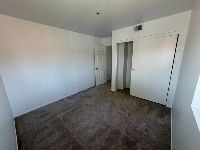 Building Photo - Beautiful 3 bed/3 bath In San Clemente