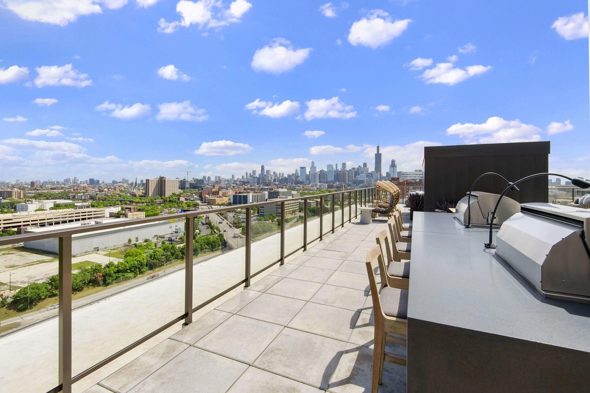 Building Photo - 1922 W Ogden Ave