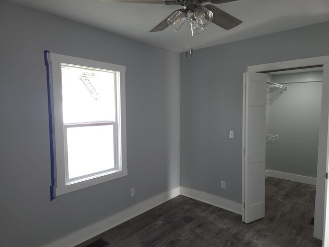 Building Photo - 1109 S Calumet St