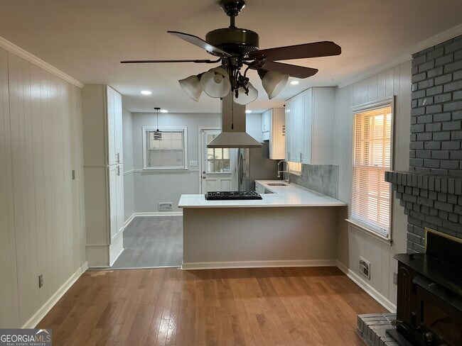 Building Photo - 3988 Rainbow Dr