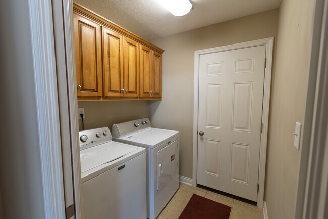 Building Photo - 3600 Abbywood St