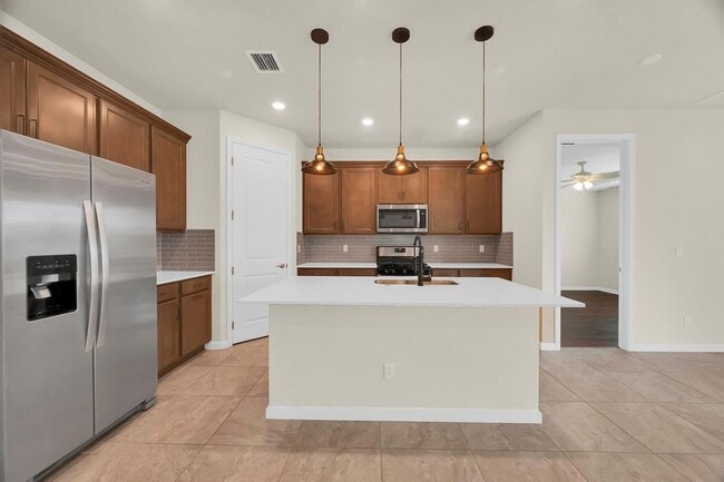 Building Photo - 680 SE Villandry Way