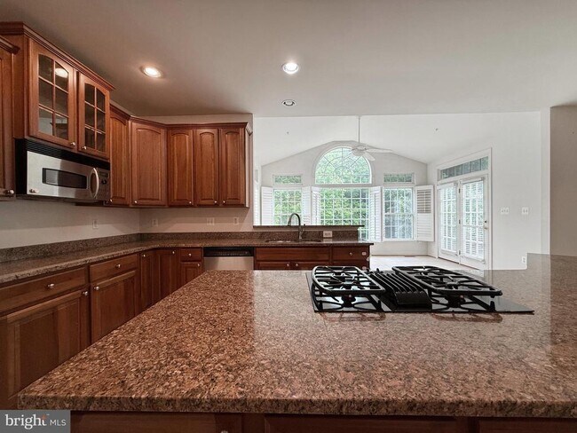 Building Photo - 4415 Medallion Dr