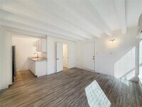 Building Photo - 5914 Lago Vista Way