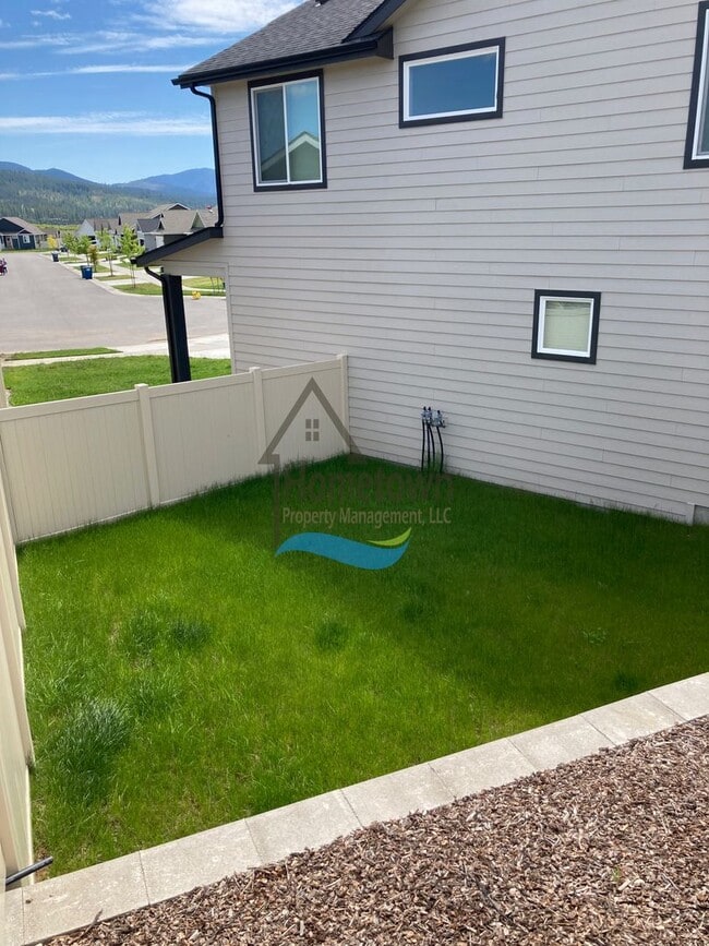 Building Photo - Woodbridge South Home with 4 Bedrooms and 3 Bathrooms in Post Falls build in 2021!