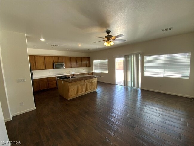 Building Photo - 5819 Badlands Ln