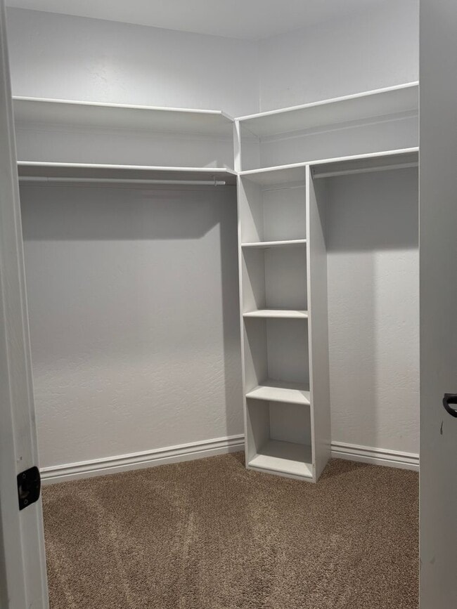 Building Photo - Executive 4-Bedroom Home for Rent