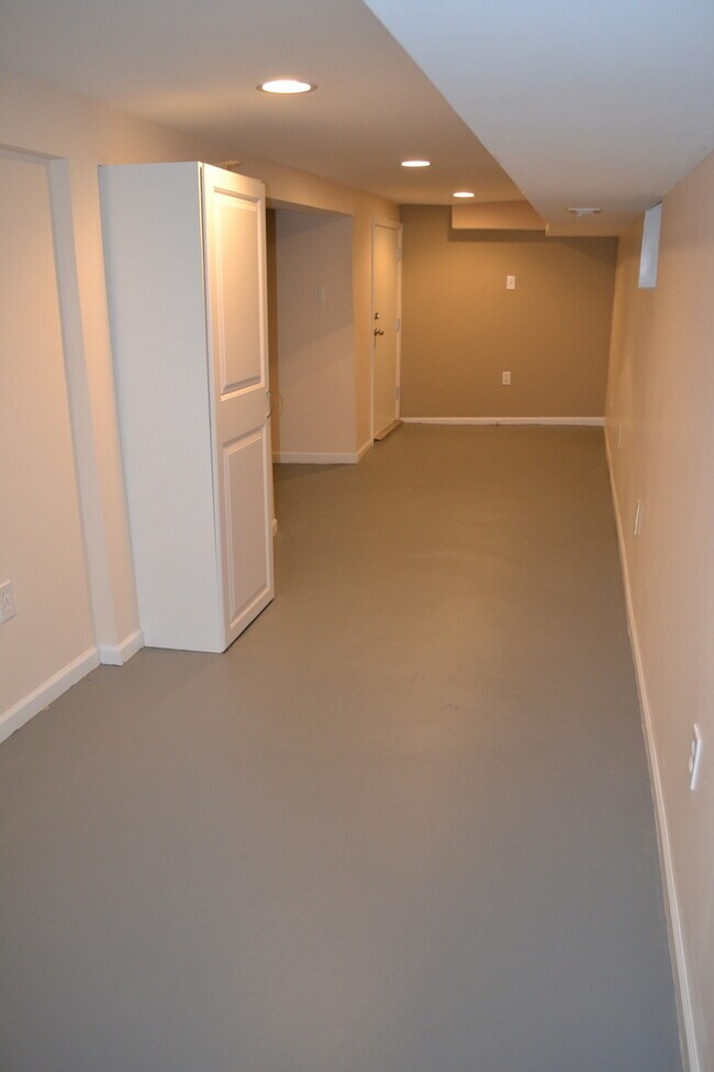 Building Photo - 1636 N Spaulding Ave