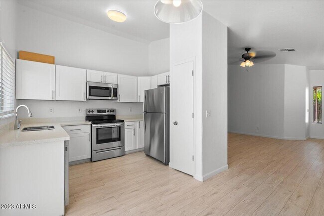 Building Photo - 14975 W Acapulco Ln