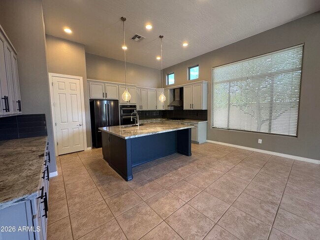 Building Photo - 3172 E Birchwood Pl