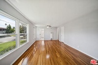 Building Photo - 5329 Vantage Ave