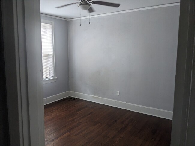 Building Photo - 3315 W Markham St