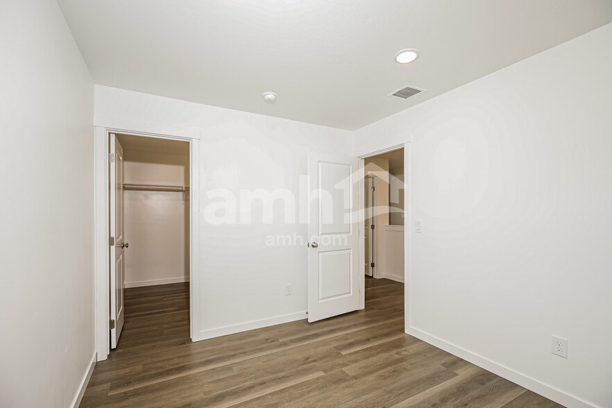 Building Photo - 2966 N Miami Ave