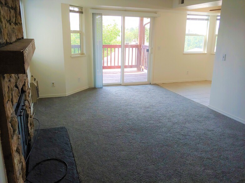 New Carpet and View into Dining Area - 17652 E Loyola Dr
