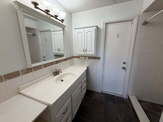 Building Photo - Indialantic 2 Bedroom Home with 2 car garage!