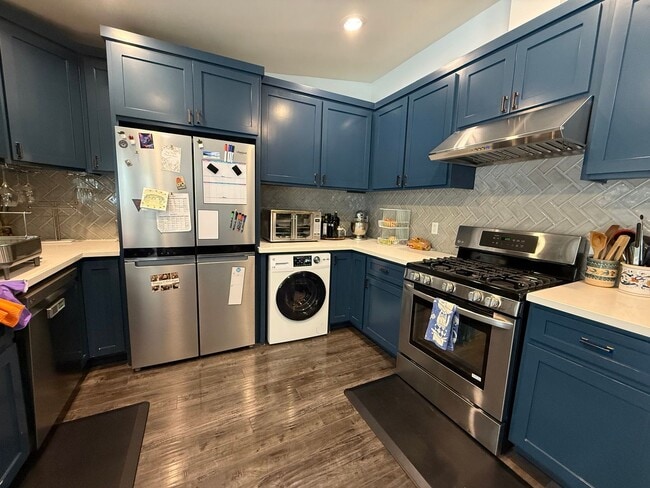 Primary Photo - Now Leasing – 812 Merlin | $6,200/Month | ...