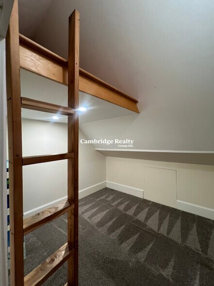 Building Photo - 56 White St