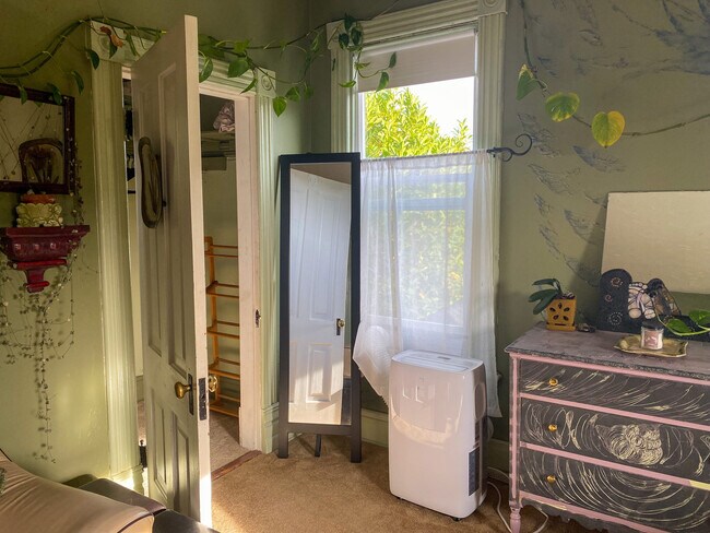 Building Photo - 1311 N Garden St