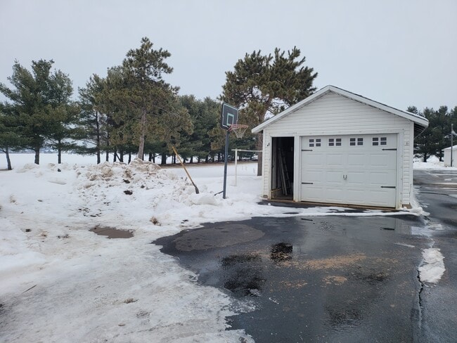 Building Photo - 4998 10th Ave