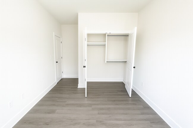 Building Photo - 11655/57 Harry Ct