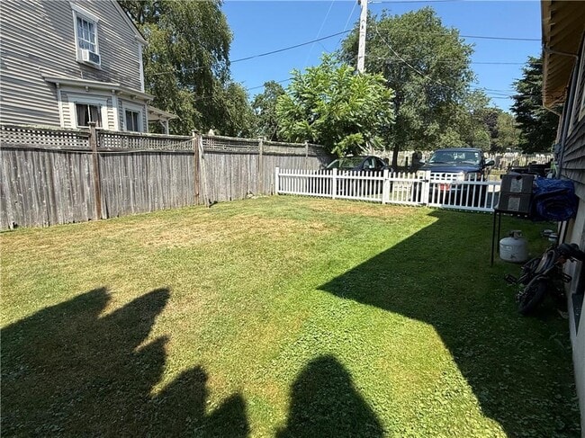 Building Photo - 60 Farewell St