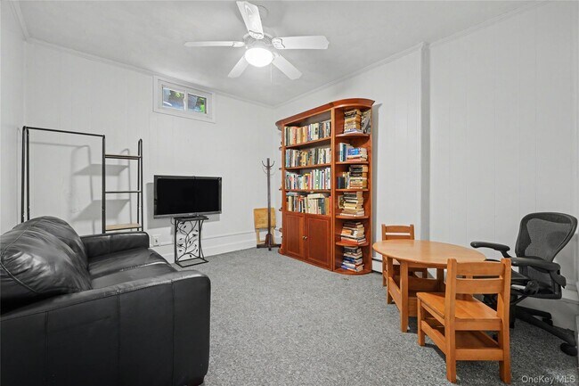 Building Photo - 811 Eagle Bay Dr