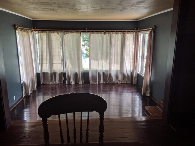 Building Photo - 1612 S Olive