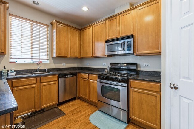 Building Photo - 912 Neudearborn Ln