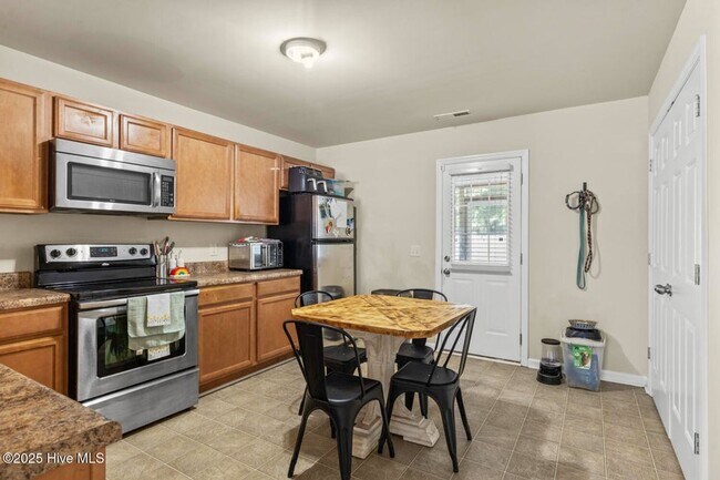 Building Photo - Newly Painted 2 Bed Townhome In Carolina Forest!