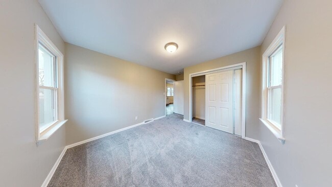 Building Photo - Jefferson Area - 3 Bedroom Single Family Home (between Lorain and Triskett)