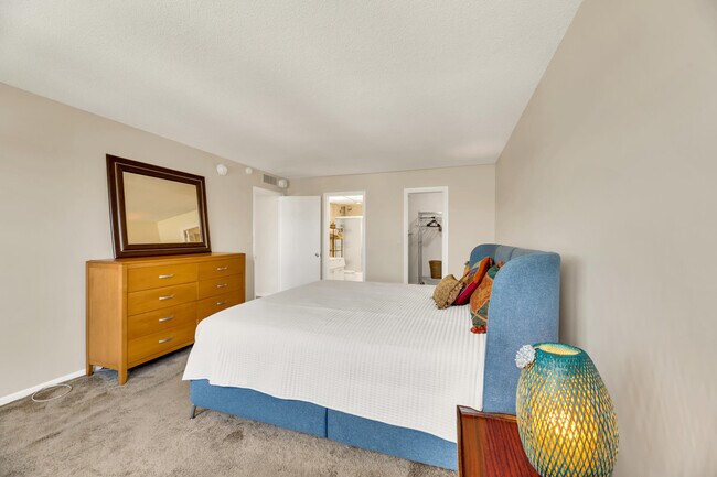 Building Photo - 133 N Pompano Beach Blvd