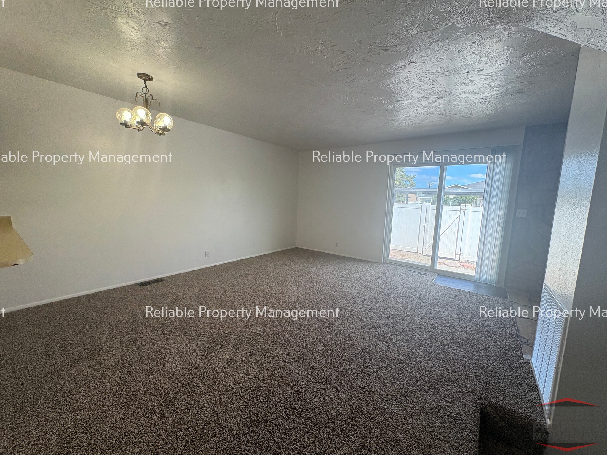 Building Photo - 1524 Falcon Dr