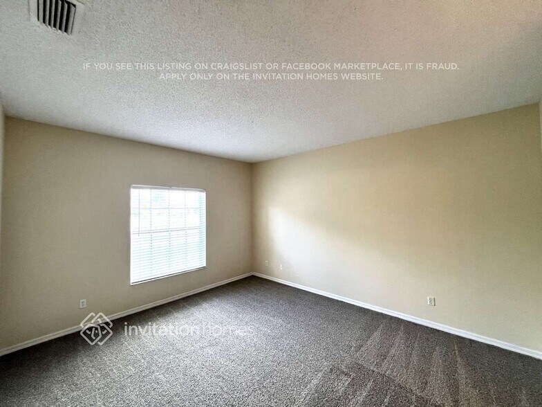 Building Photo - 102 NW Carmelite St