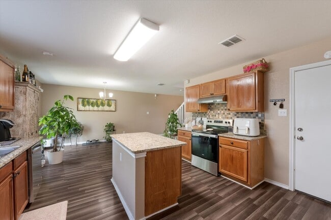 Building Photo - Easy Living on Amber Ledge