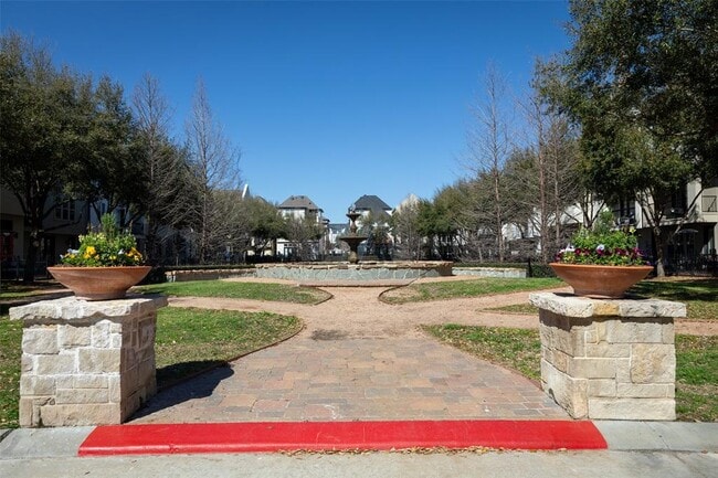 Building Photo - 1835 Upland Lakes