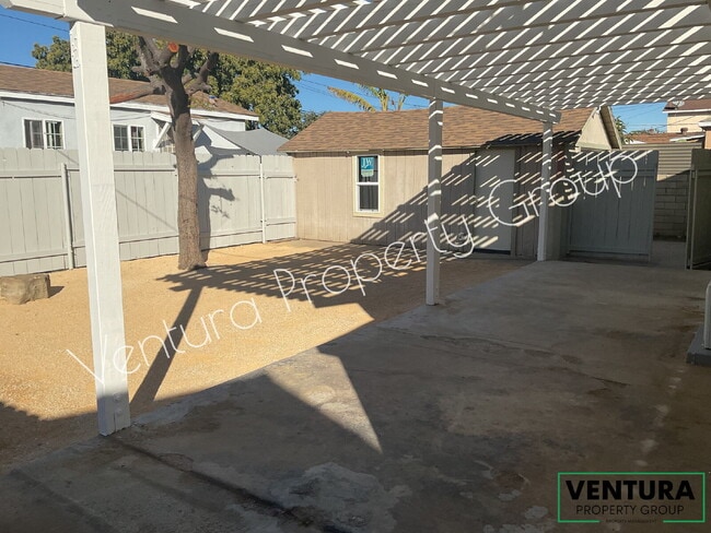 Building Photo - 831 S E St