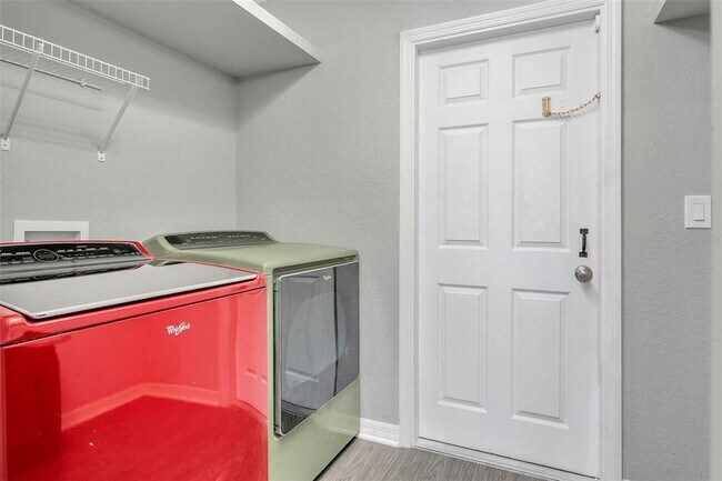 Building Photo - 1092 Zion Dr