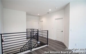 Building Photo - 320 Flanders