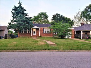 Building Photo - 1636 Quendo Ave