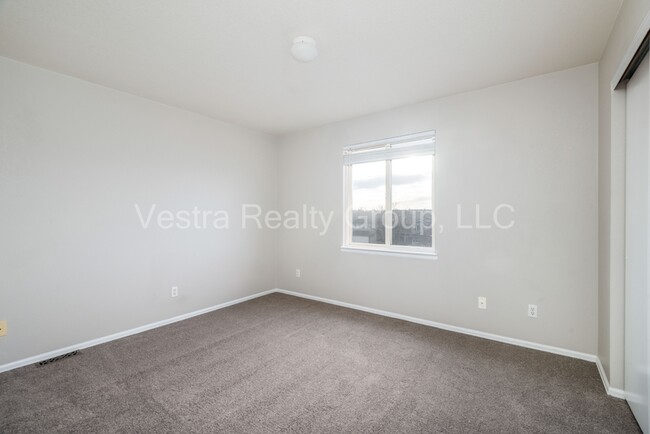 Building Photo - 5193 S Liverpool Way