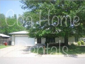 Building Photo - South East Side Duplex