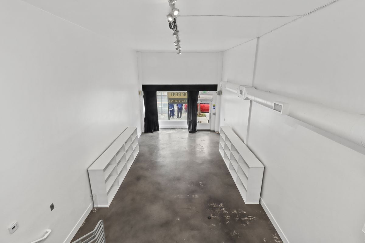 Building Photo - 1050 S Fairfax Ave