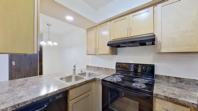 Building Photo - RENT SPECIAL - Renovated Lower 1 Bedroom 1 Bathroom Apartment is Available