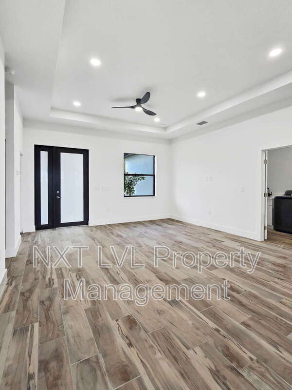 Building Photo - 4113 Kismet Pkwy W