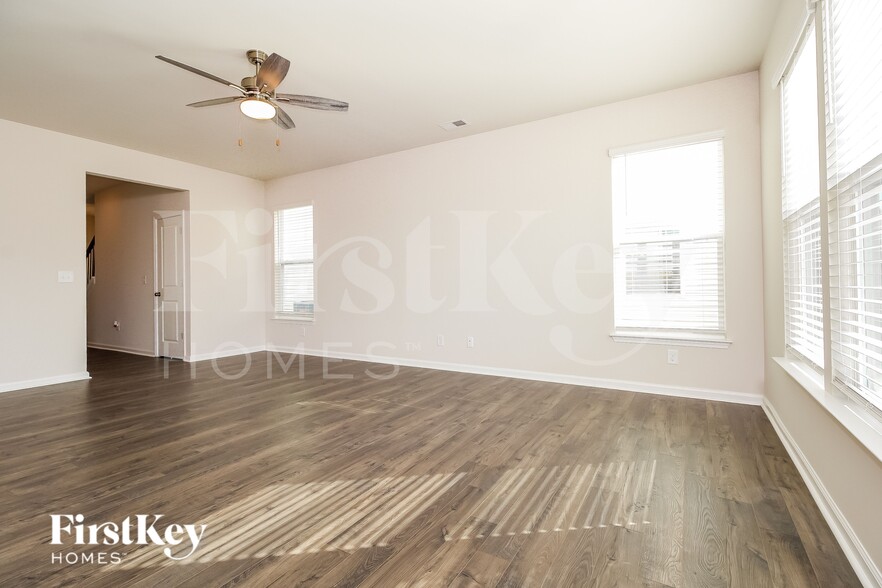Building Photo - 304 Ashborne Ln