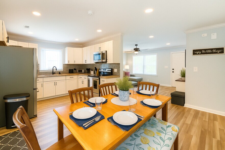 Building Photo - 3830 Manchester Dr